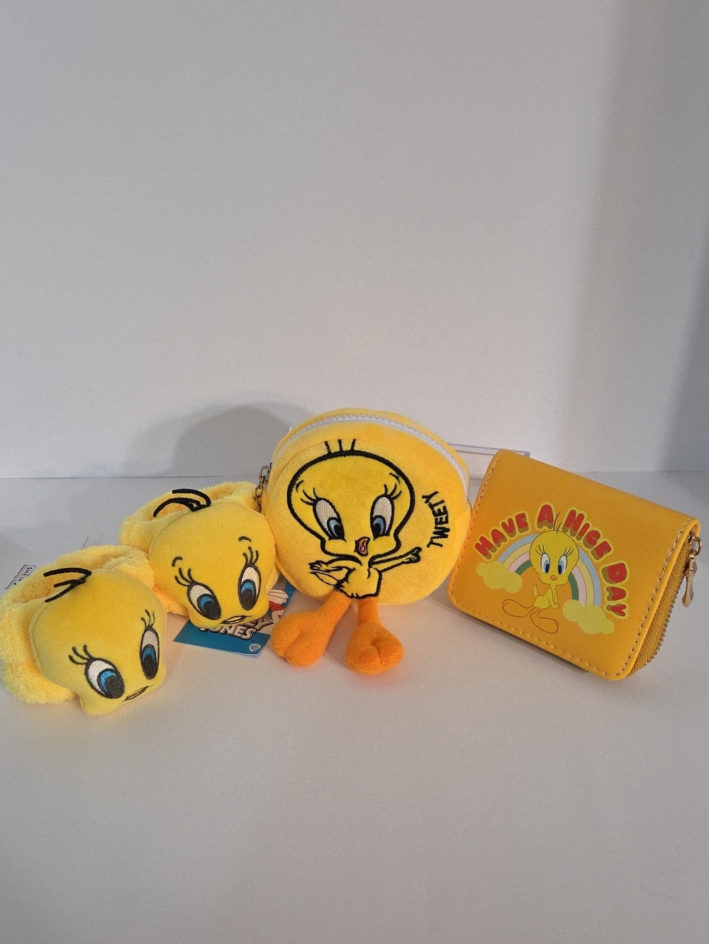 Tweety Plush Coin Pouch, Wallet and Wristbands Set NWT